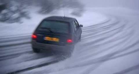 Citroen AX en la nieve