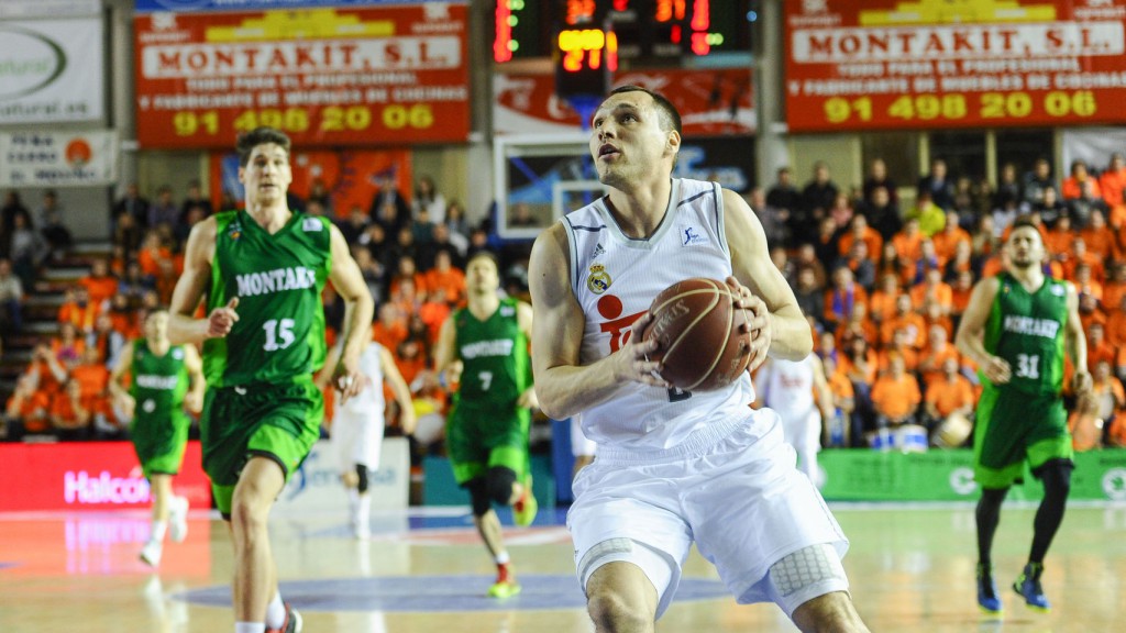 Maciulis-controla-balon-Fuenlabrada-Real-Madrid