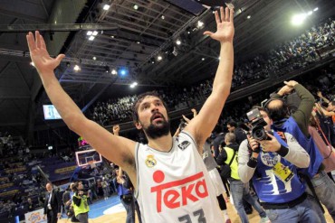 Llull celebra la victoria ante Baskonia en Copa