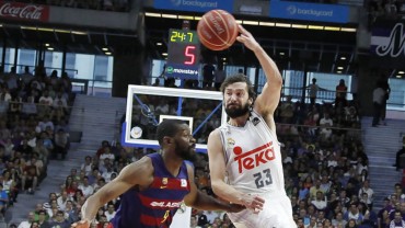 Pase de Llull marcado por Lawal