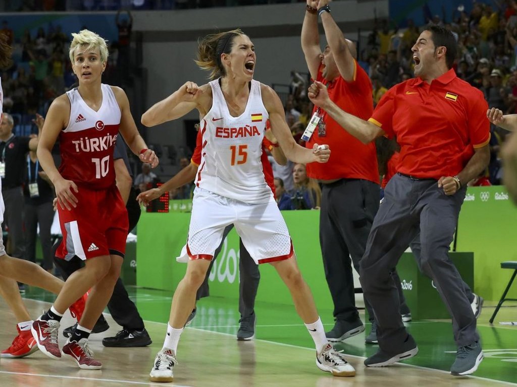 Anna Cruz celebra triple ganador contra Turquía