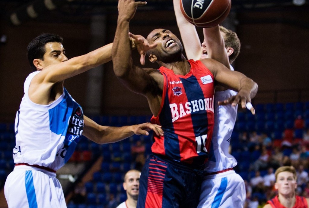 Defensa de Obradoiro trata de parar a Granger