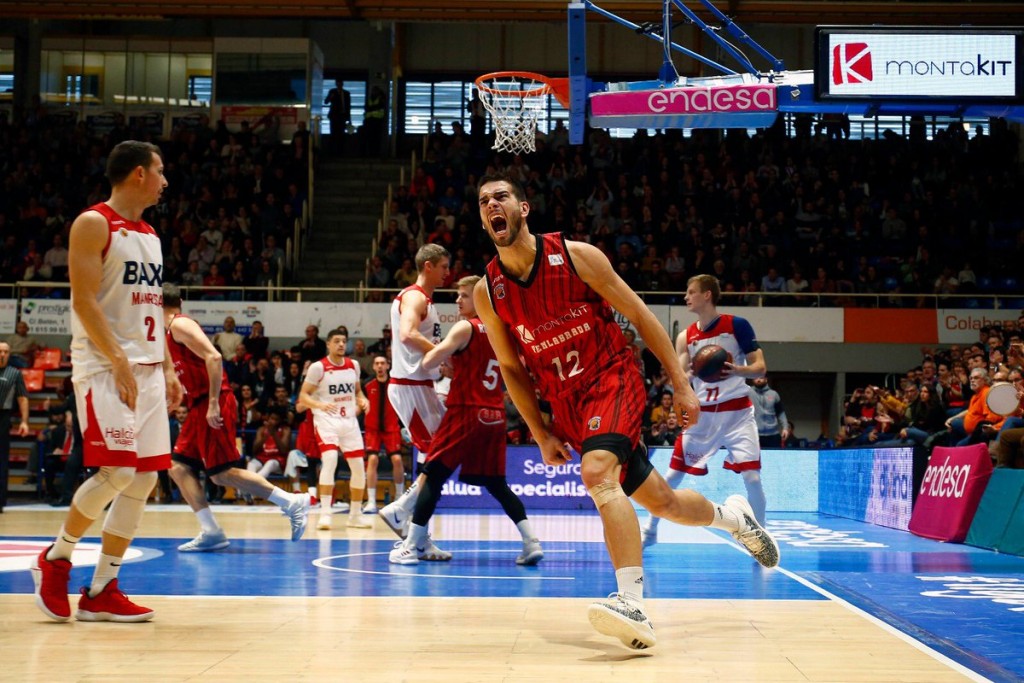 Alex Llorca celebra una canasta